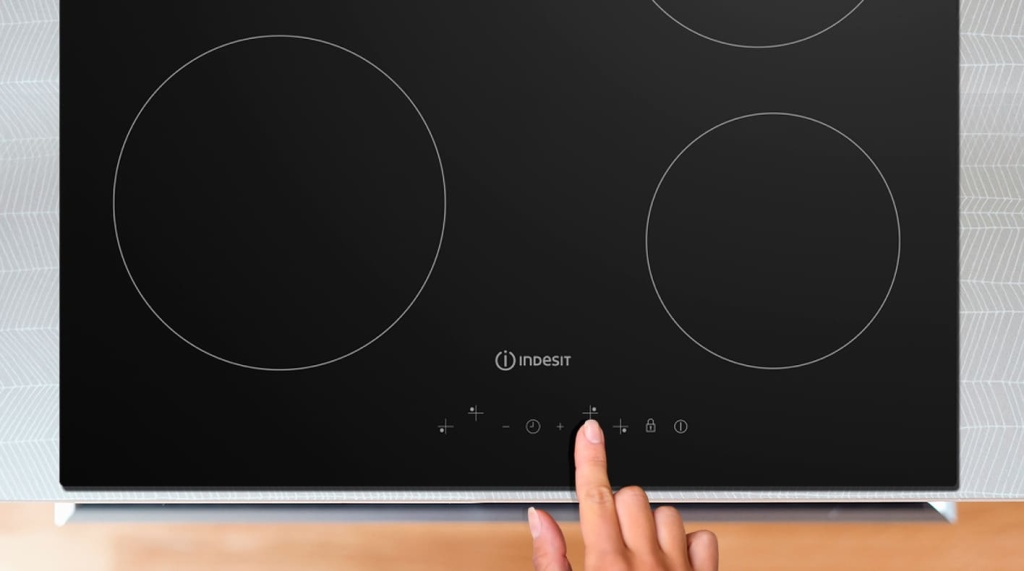 Электрическая варочная панель INDESIT IRT 130 Электрическая варочная панель INDESIT IRT 130