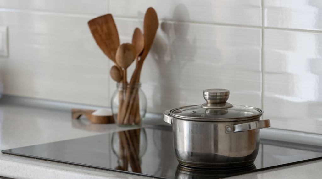 Электрическая варочная панель INDESIT IRT 260 Электрическая варочная панель INDESIT IRT 260