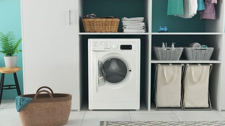 Стиральная машина INDESIT IWSE6105(CIS)L Стиральная машина INDESIT IWSE6105(CIS)L