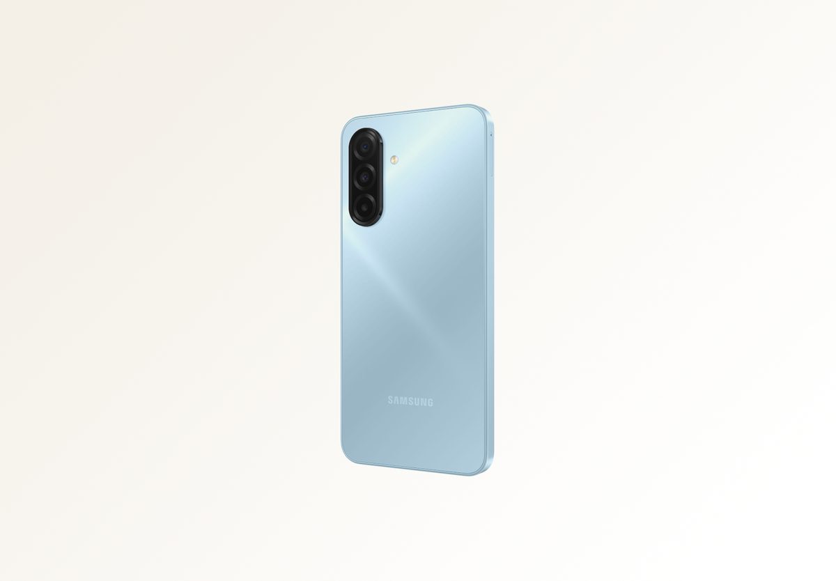 Смартфон Samsung Galaxy A17 8/256GB Light Blue, превью предыдущего фото