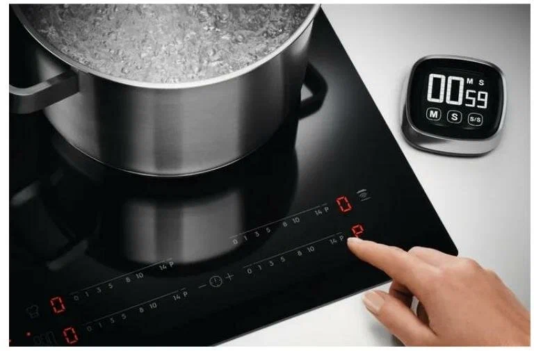 Варочная панель Electrolux LIT30230C, превью предыдущего фото