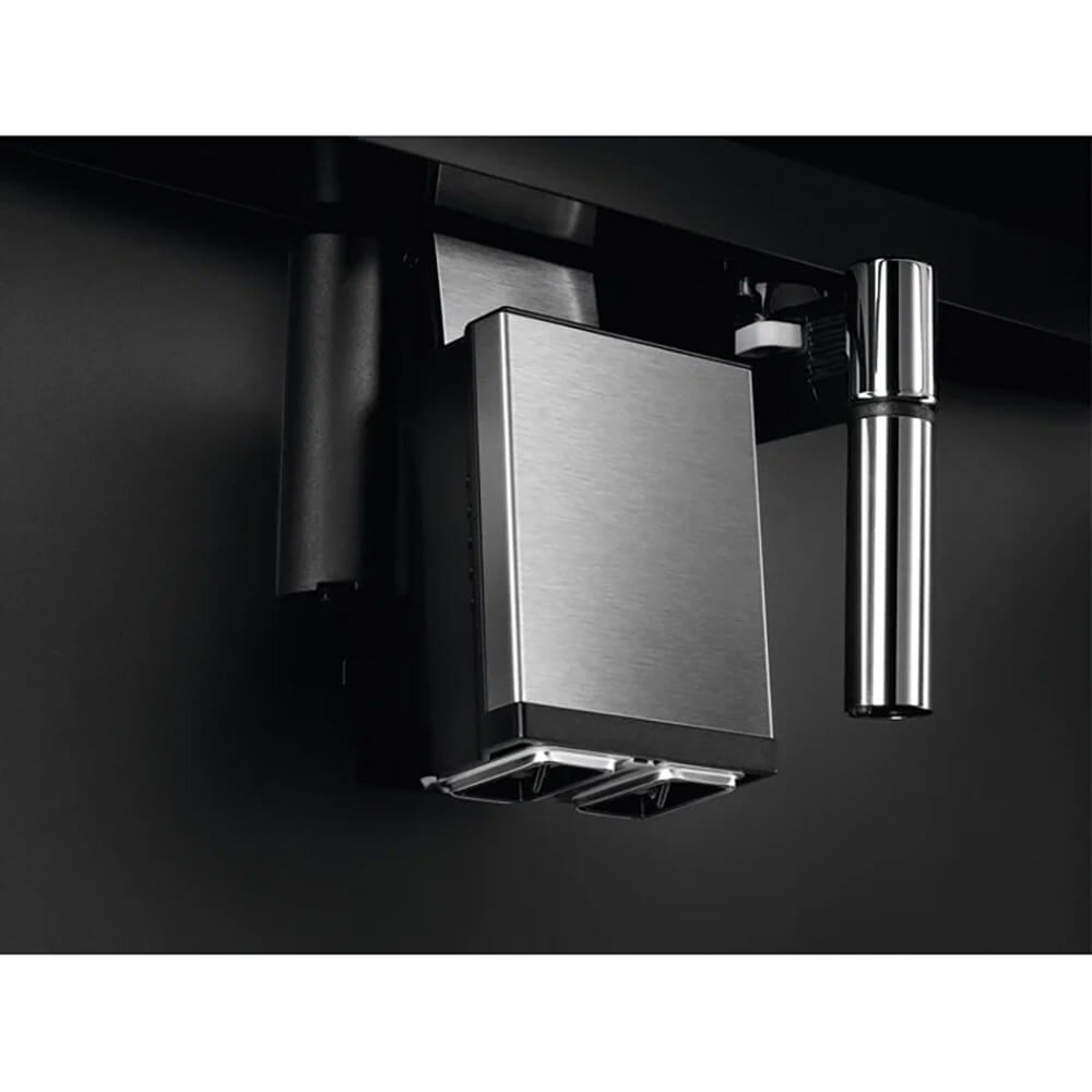 Встраиваемая кофемашина AEG KKB894500B, превью предыдущего фото