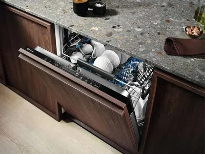 Встраиваемая посудомоечная машина Electrolux EEG67410W, превью предыдущего фото